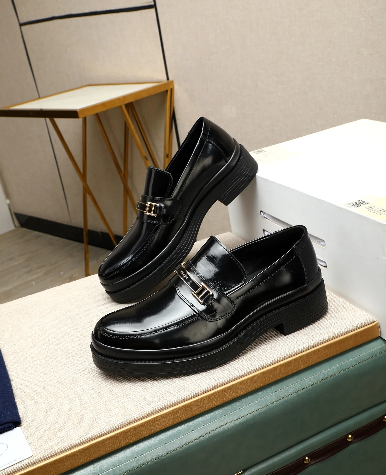 Men's men's shoes 💰540 (water-dyed cow leather) 📛📛PRADA high-end counter's latest formal business leather shoes 👔original and highest quality! Imported from Italy 🇮🇹 first-layer calfskin fabric ➕ cowhide lining Original outsole Formal size: 38➖44 (45 customized)